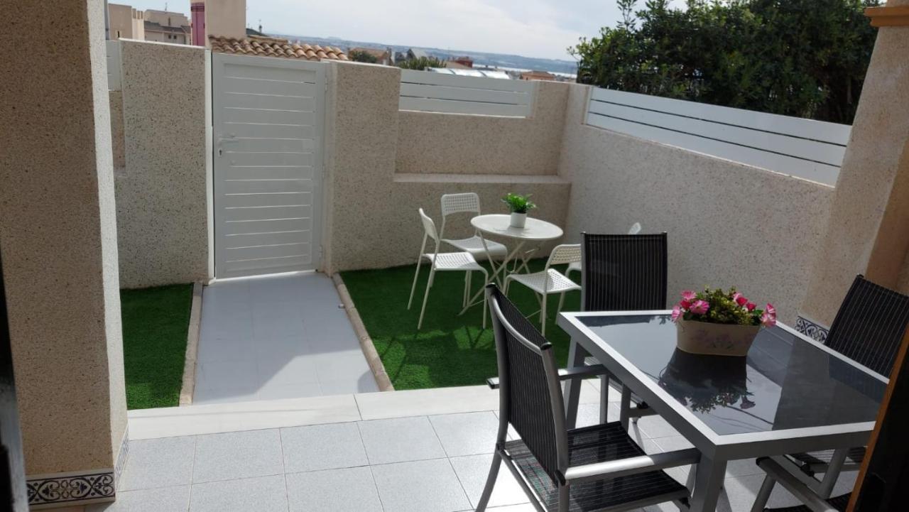 Villa Casa Chloe, Urbanizacion Privada Torrevieja Exterior foto